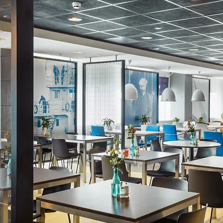 Express - Station By Ihg Готель 3*