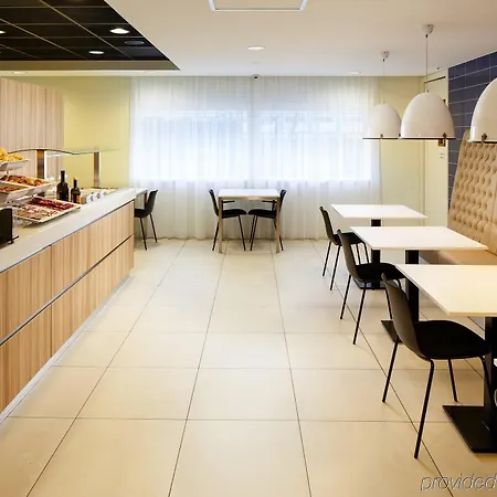 Express - Station By Ihg Готель