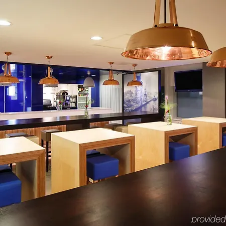 Express - Station By Ihg Готель 3*