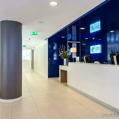 Express - Station By Ihg Готель 3*